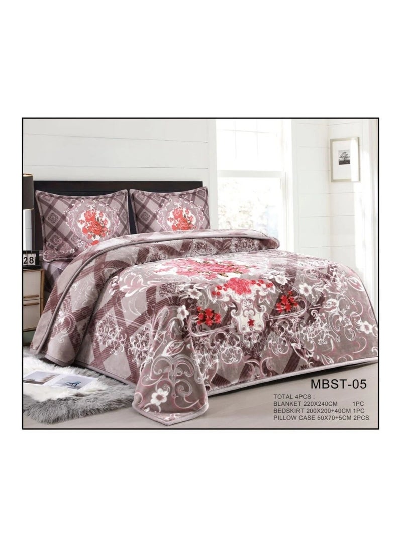 A set of 4 pieces with a patterned, embossed, double-layered blanket that is extremely soft (8 kg)